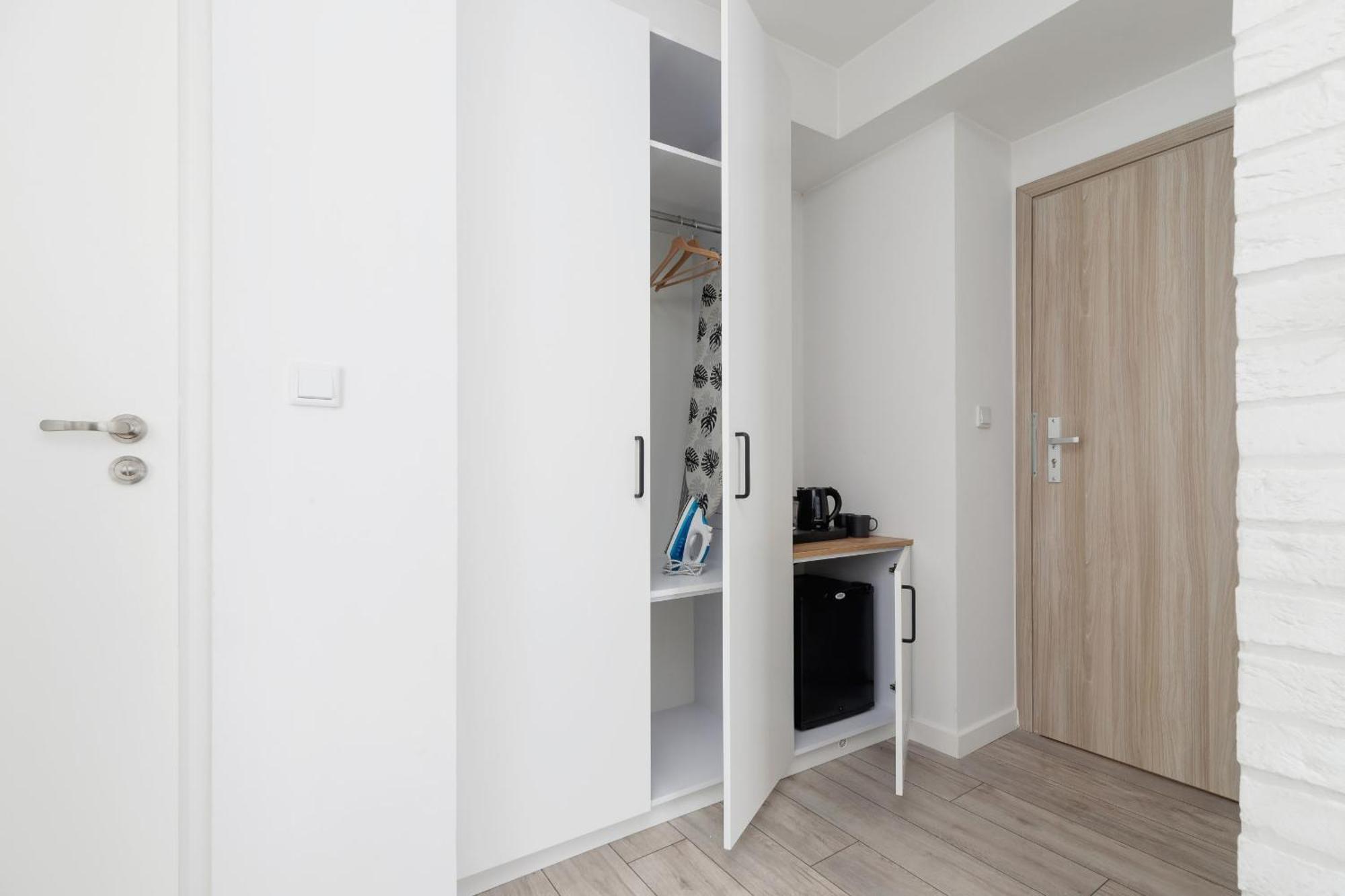 Cracow Miodowa 42 Elegant By Renters *