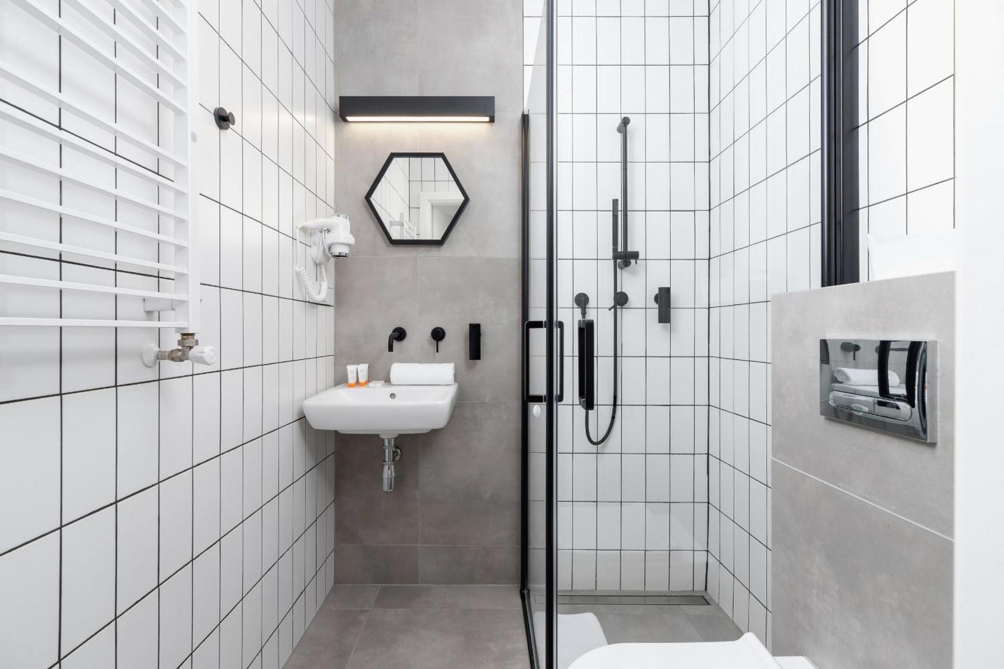 Cracow Miodowa 42 Elegant By Renters Kraków