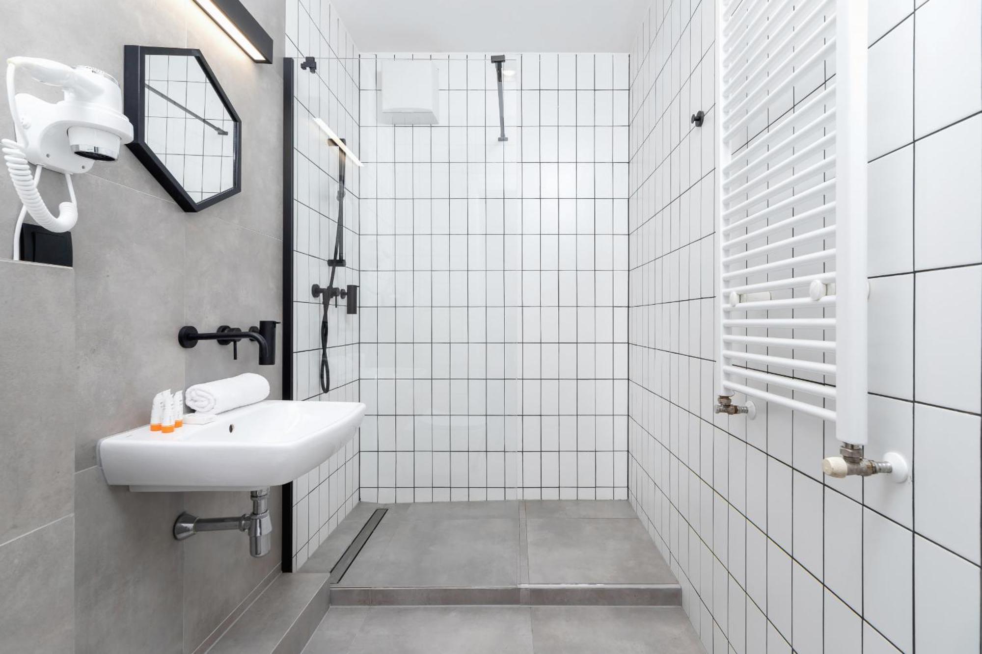 Cracow Miodowa 42 Elegant By Renters Apartament Kraków