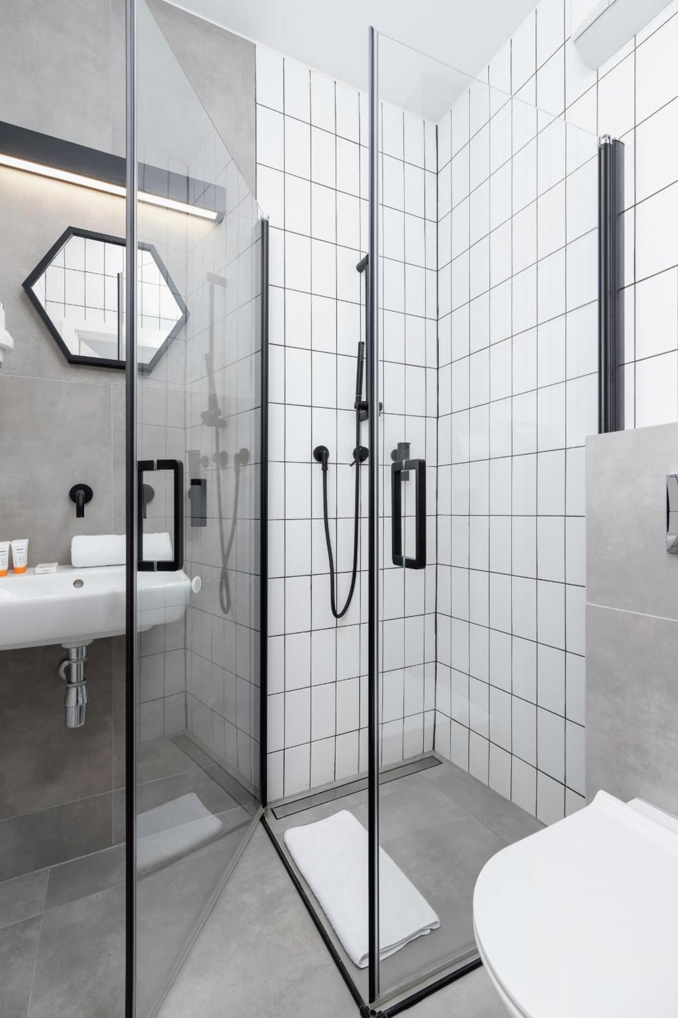 Cracow Miodowa 42 Elegant By Renters