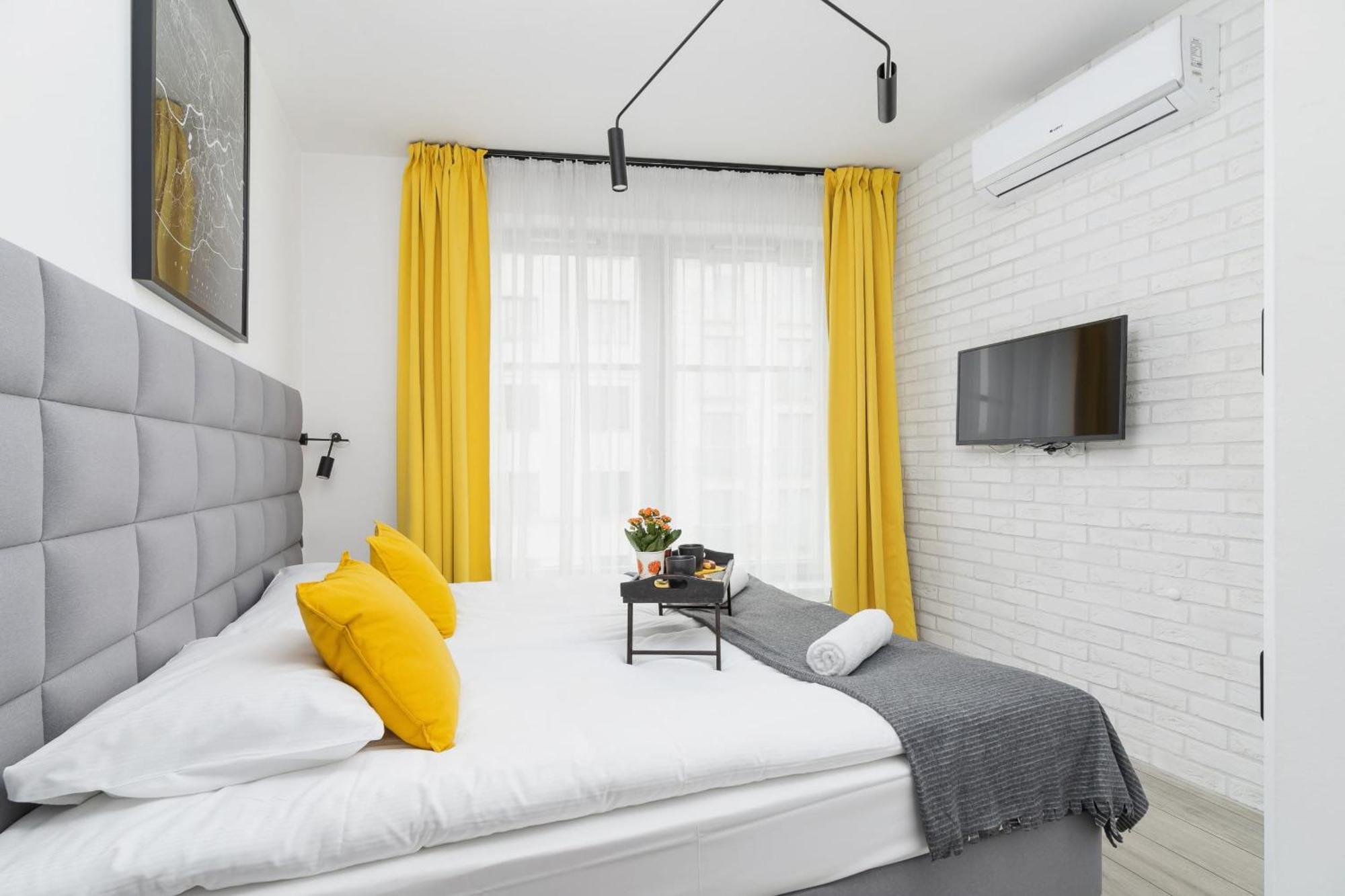 Cracow Miodowa 42 Elegant By Renters *